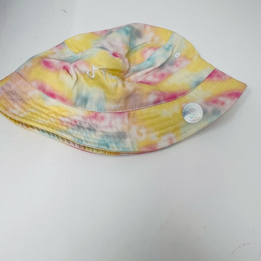 NWT TikTok Influencers Colorful Tie-Dye Bucket Hat